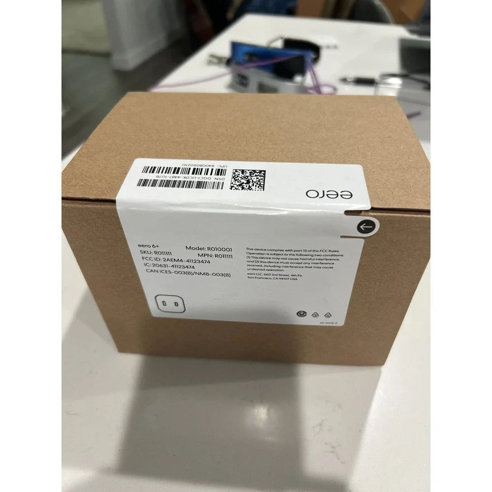 eero 6+ Dual-Band Mesh Wi-Fi 6 Router Model R010001 White New - Picture 2 of 2